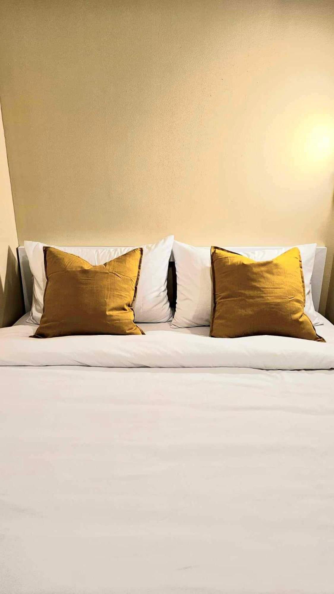 W District Guesthouse Bangkok Dış mekan fotoğraf