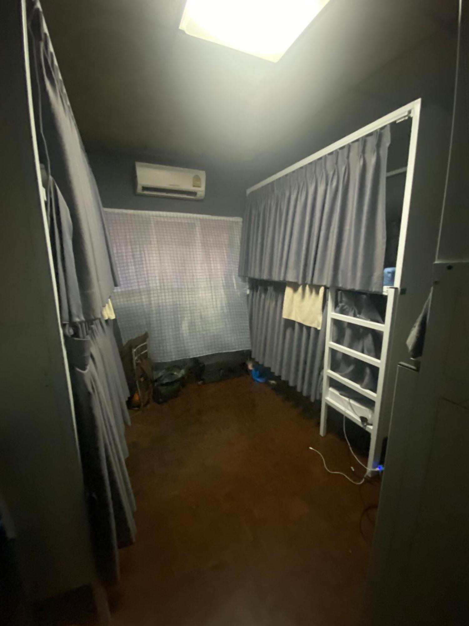 W District Guesthouse Bangkok Dış mekan fotoğraf